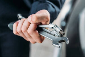 ابزار و قطعات مورد نیاز هر راننده